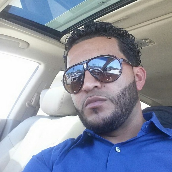 Meet your Posher, Roberto - Picture 1 of 1